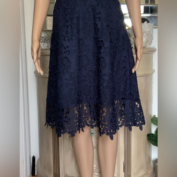 NWT Banana Republic Factory Store Casual Dress Lace Embroidery Dark blue
Size 8 - Picture 2 of 11